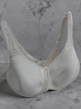 Wacoal 853192 Basic Beauty T-Shirt Lightly Lined Underwire Bra Size 38DDD White